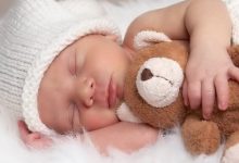 Почему новорожденный ребенок кряхтит: в чем же причина этого явления
