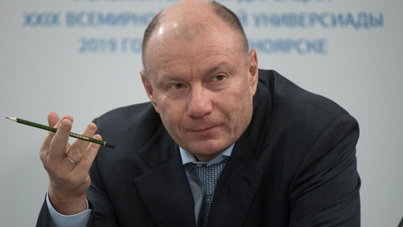 Потанин считает, что Россия может жить с курсом 100-110 рублей за доллар