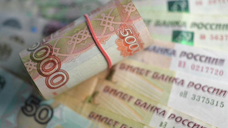 Экономист назвал момент, когда доллар вернется к росту