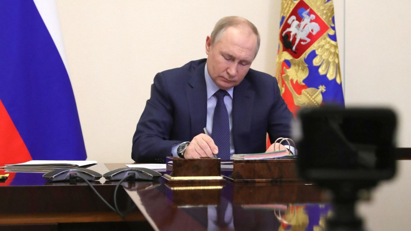 Путин ввел ответственность для финорганизаций за препятствия проверкам