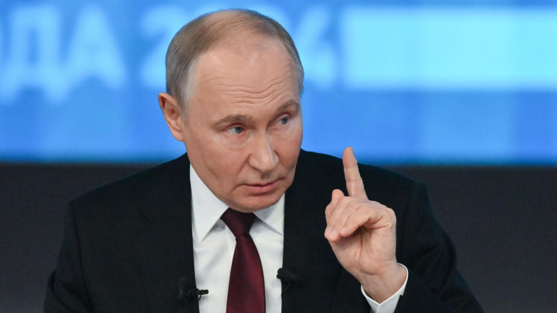 Путин призвал уменьшать административные барьеры в бизнесе