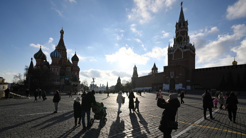 В России живут около миллиона граждан Таджикистана, рассказал Путин