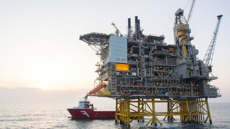 Цена нефти марки Brent превысила 65 долларов за баррель впервые с 21 мая