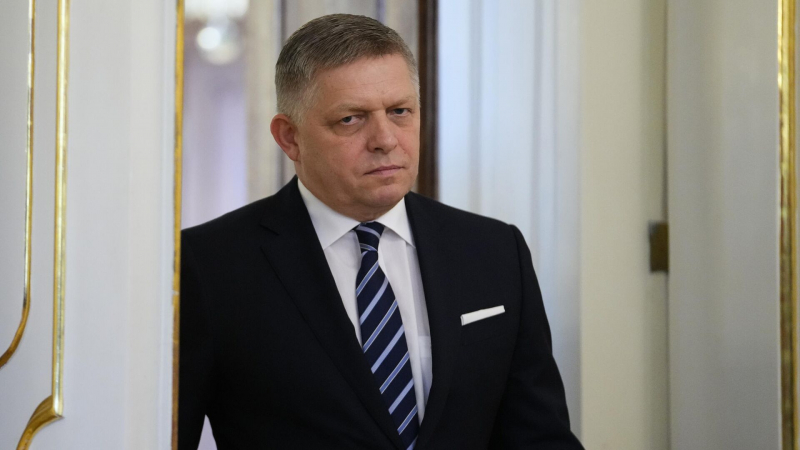 Премьер Словакии обвинил ЕС в экономическом самоубийстве