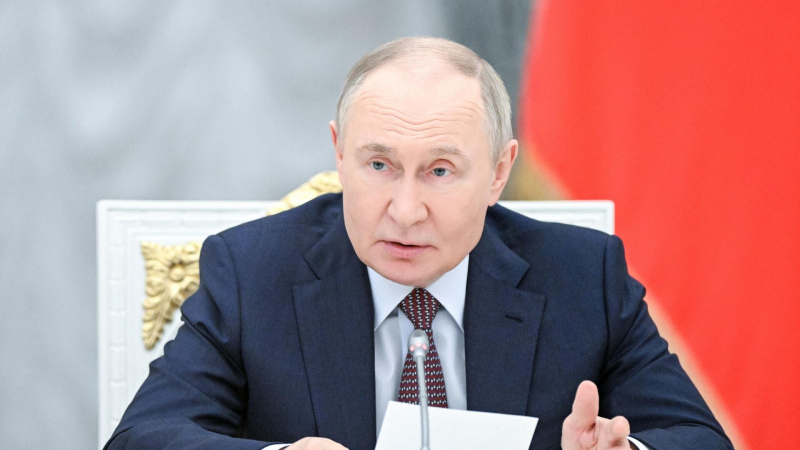 Путин оценил производительность агросектора в России