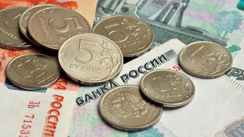 Исследование показало, в какой валюте россияне хотят держать сбережения