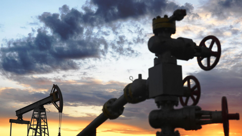 Цена нефти Brent поднялась выше 72 долларов впервые с 23 июня