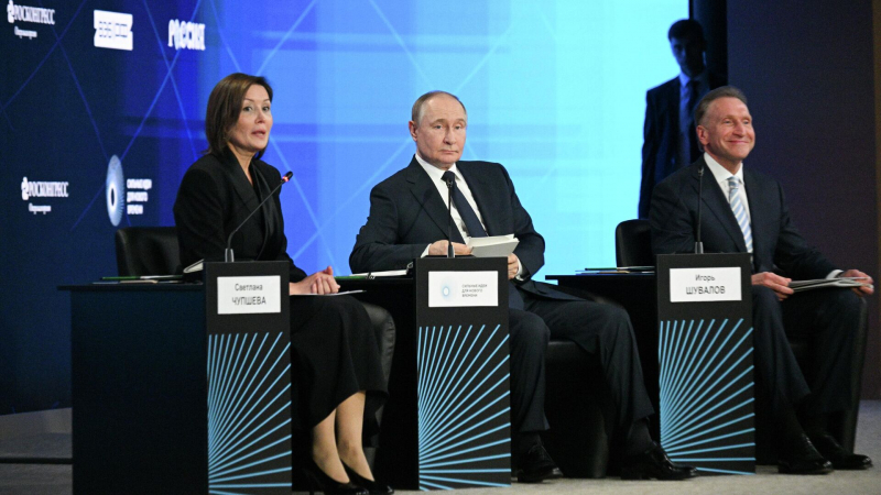Путин рассказал о жалобах губернаторов на майнинг