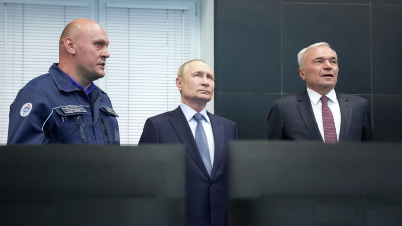 Путину показали работу самой мощной в России коксовой батареи