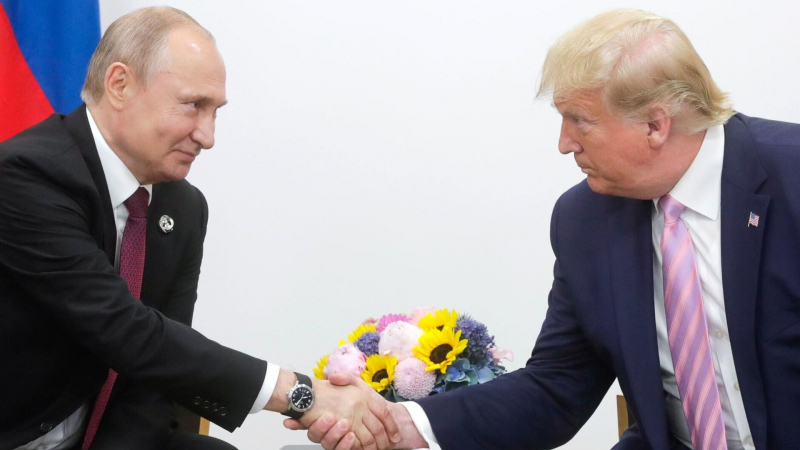 Российский рынок акций уверенно растет на ожиданиях встречи Путина и Трампа