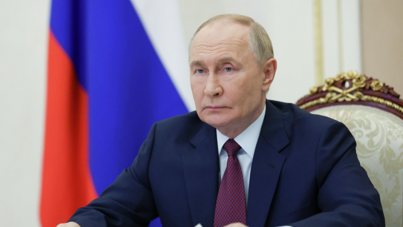 Путин поручил ввести в оборот сырьевые товары с драгоценными металлами