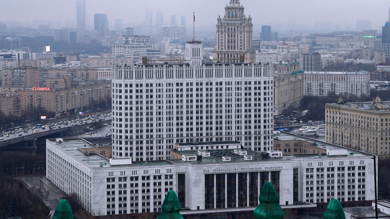 Правительство продлило ограничения на ввоз и вывоз ряда товаров