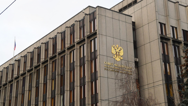 Поддержку экспорта изделий народных промыслов обсудили в Совфеде