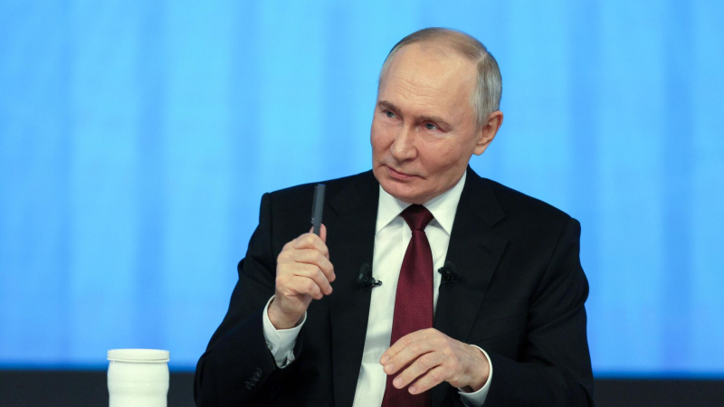 Путин поручил принять закон о возмещении денег, украденных кибермошенниками
