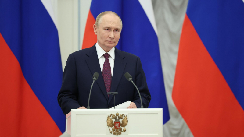 Путин поручил рассмотреть вопрос о цифровой логистической платформе