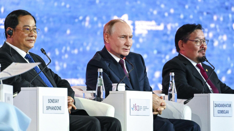 Путин призвал создать условия для широкого применения офсетных контрактов