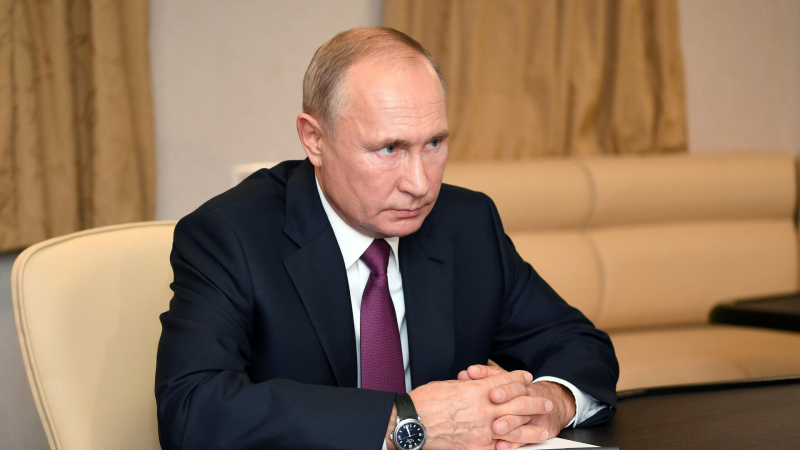 Путин призвал выходить на мировые рынки по производству ракетных двигателей