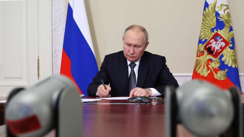 Путин утвердил перечень поручений по итогам ПМЭФ-2025