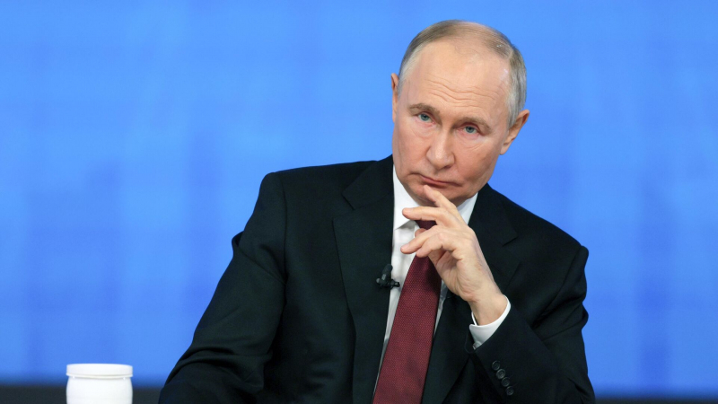 Россия будет наращивать долю на рынке СПГ, заявил Путин