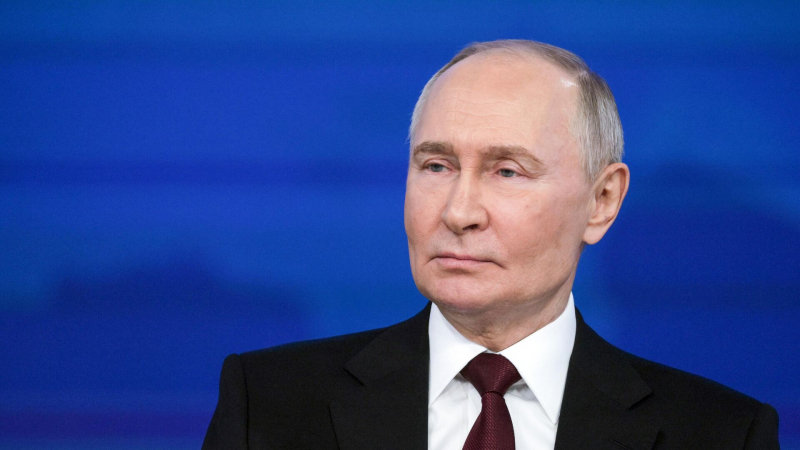 Санкции создают проблемы для России, заявил Путин